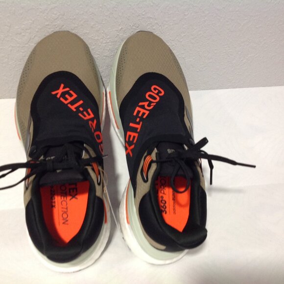 NEW Adidas goretex sneakers 8 - Picture 4 of 9